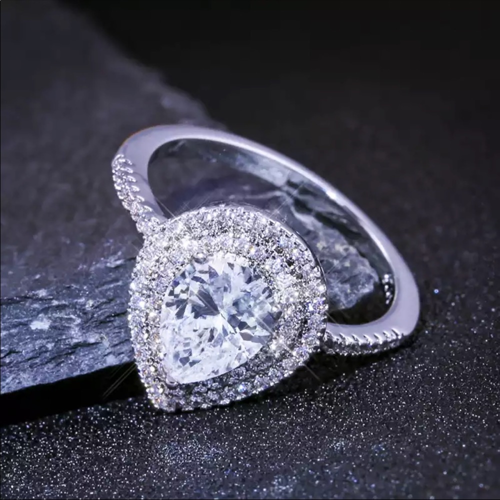New 925 Silver Pear Shaped Ring - Picture 1 of 6